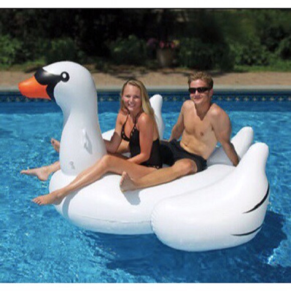 Luxe Giant White Ride On Swan Inflatable Float - Picture 3 of 8